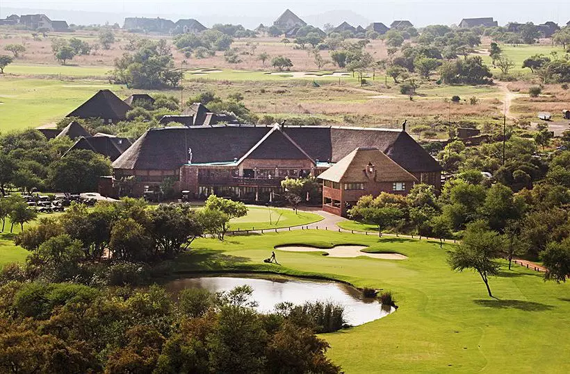 Отель Protea Zebula Lodge