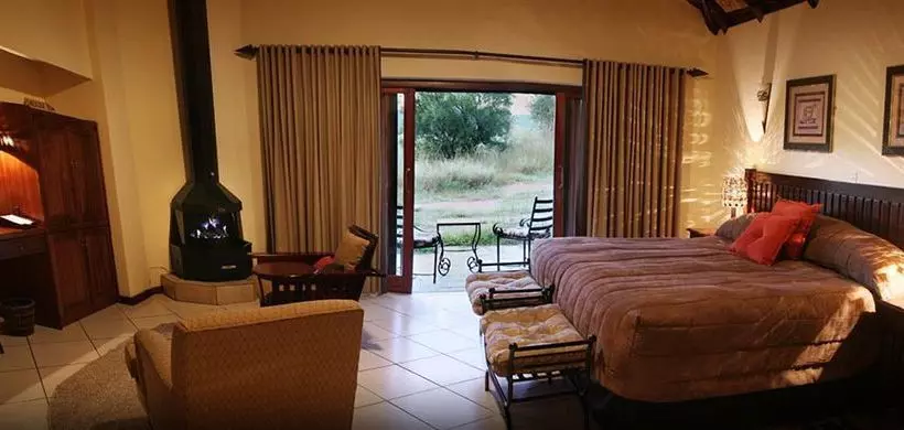 Отель Protea Zebula Lodge