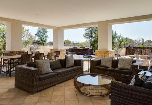 Отель Protea Zebula Lodge