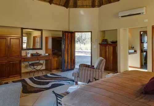 Отель Protea Zebula Lodge