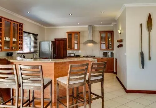 Отель Protea Zebula Lodge