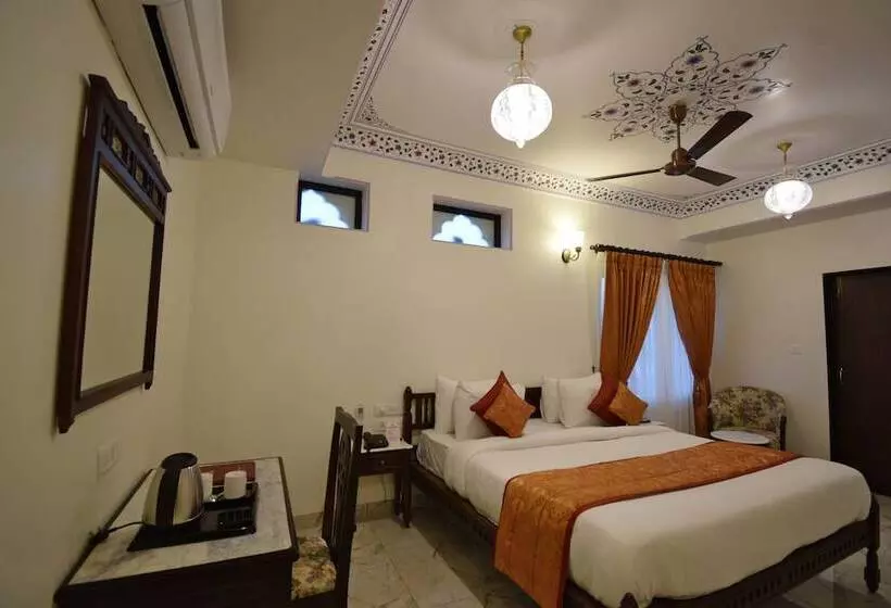 Отель Umaid Residency A Regal Heritage Home