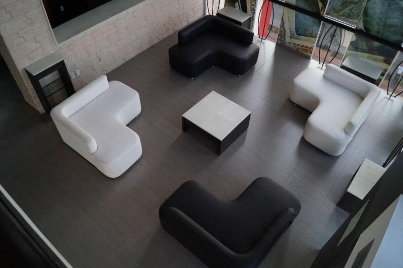 هتل Villa De Madrid