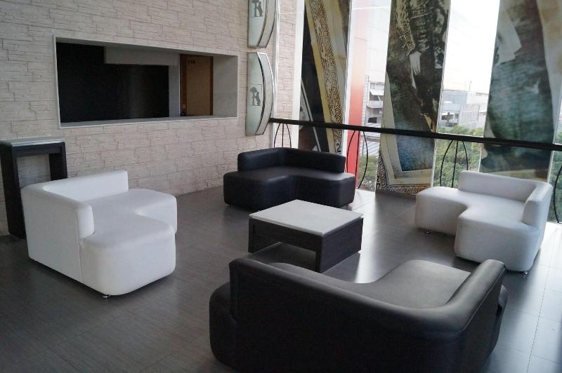 هتل Villa De Madrid