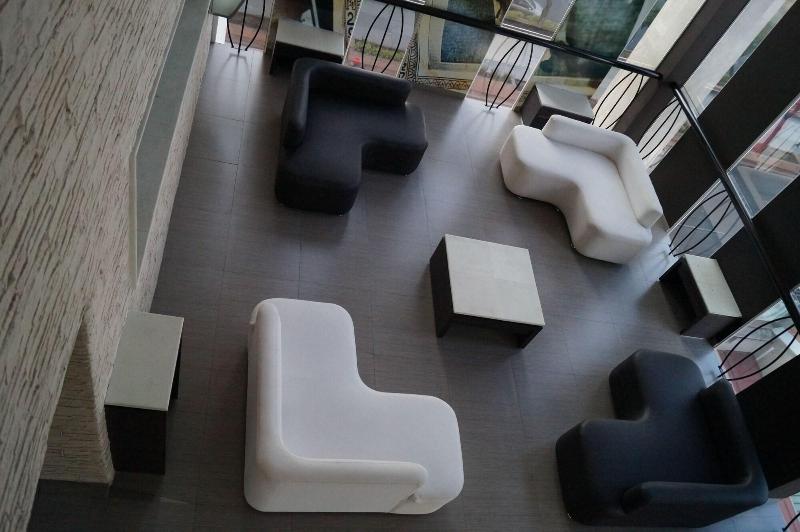 هتل Villa De Madrid