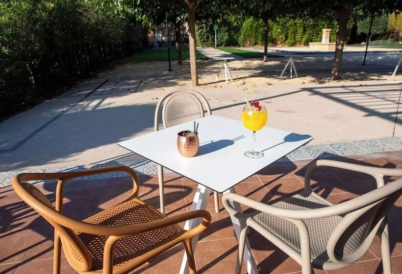 Zenitude Hotel La Valadiere, Ascend Hotel Collection