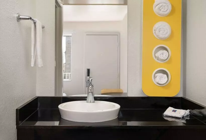 Motel 6carpinteria, Ca Santa Barbara North