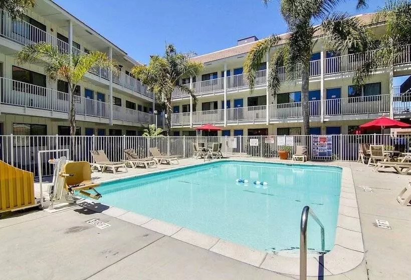 Motel 6carpinteria, Ca Santa Barbara North