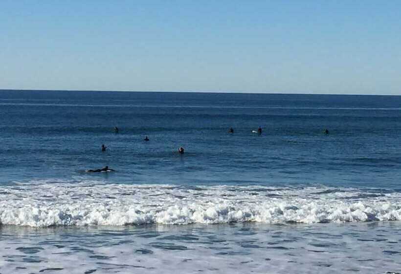 فندق على الطريق Sandcastle Beachfront