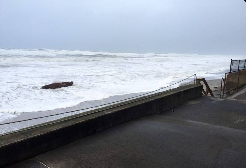 فندق على الطريق Sandcastle Beachfront