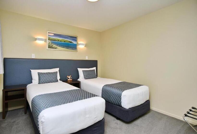 فندق على الطريق The Riverstone