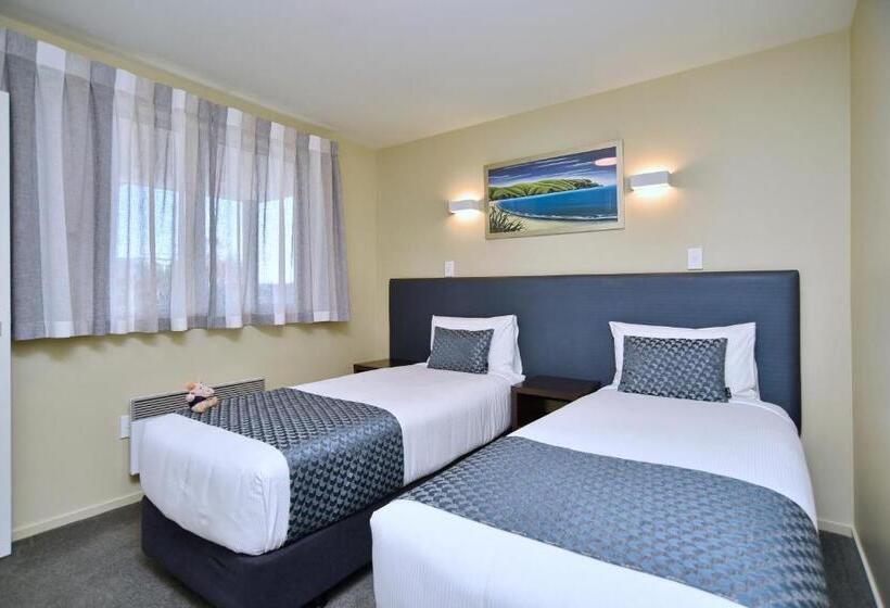 فندق على الطريق The Riverstone