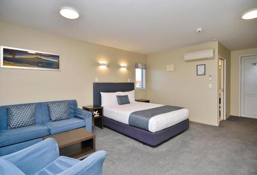 فندق على الطريق The Riverstone