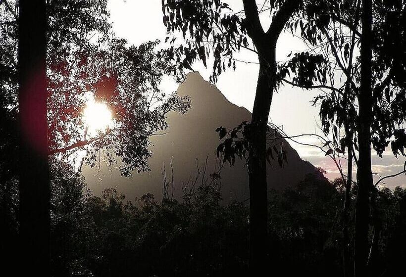 펜션 Glass House Mountains Ecolodge