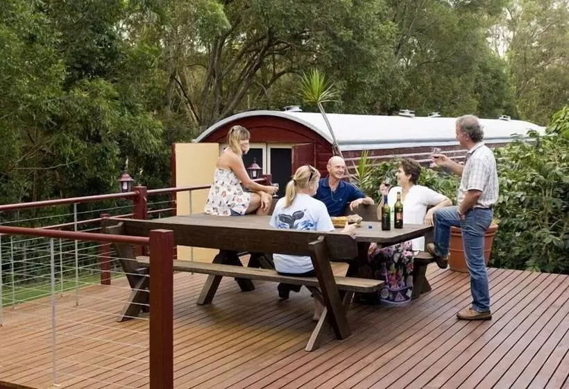 Пансион Glass House Mountains Ecolodge