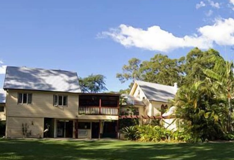 펜션 Glass House Mountains Ecolodge