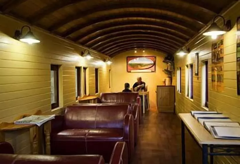 Пансион Glass House Mountains Ecolodge