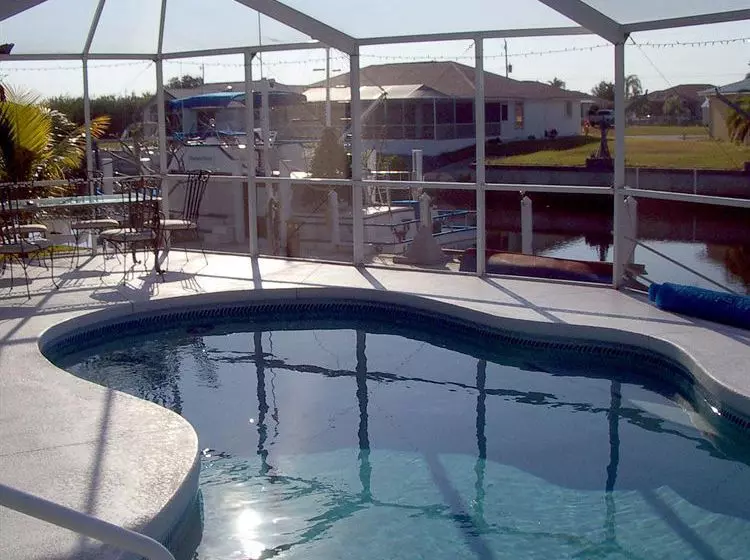 Tropical Paradise Bed & Breakfast