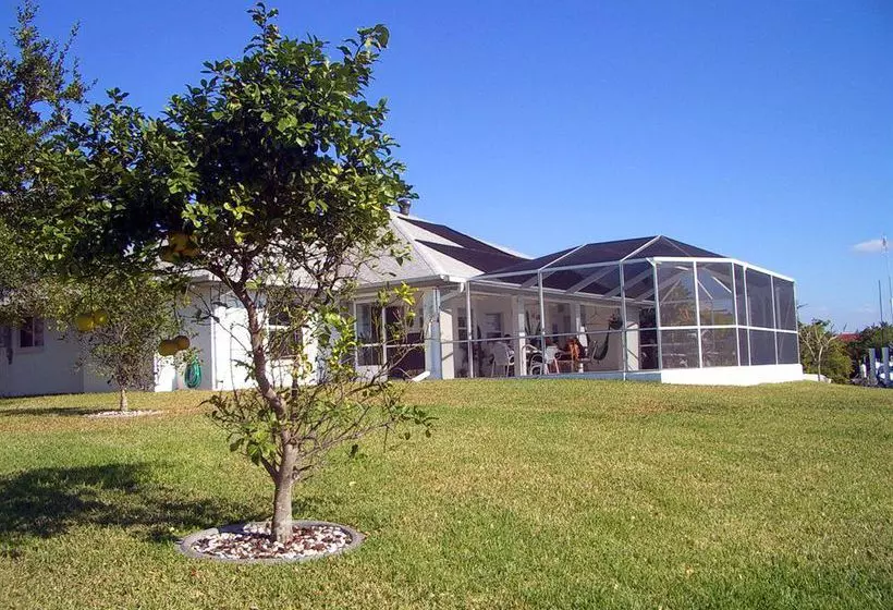 Tropical Paradise Bed & Breakfast