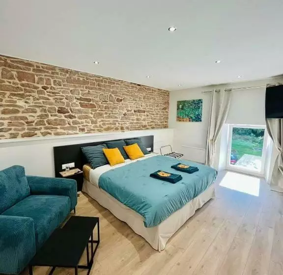 Aamiaismajoitus (B&B) Les étangs Du Moulin D Harcy