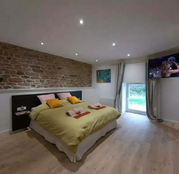 Aamiaismajoitus (B&B) Les étangs Du Moulin D Harcy