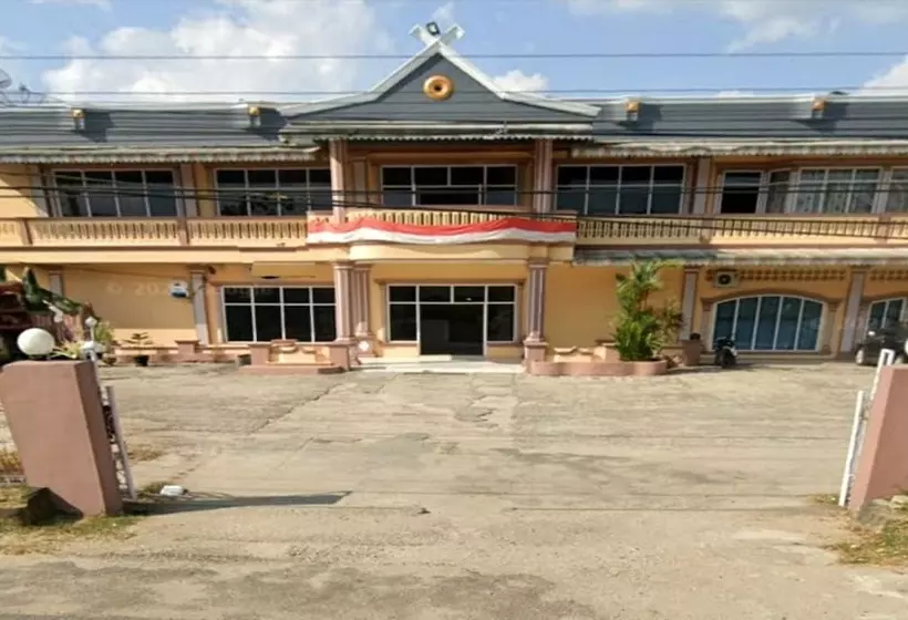 ホテル Oyo 91097  Atika