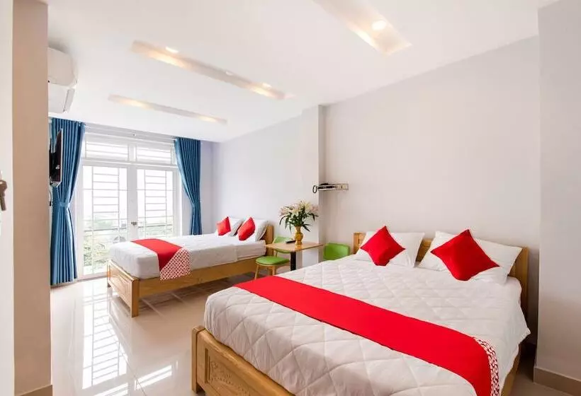 ホテル Oyo 91097  Atika