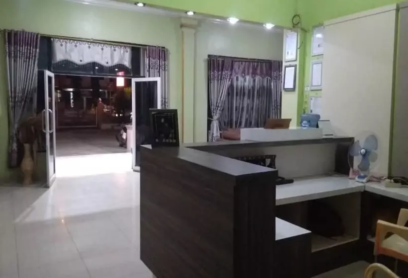 ホテル Oyo 91097  Atika