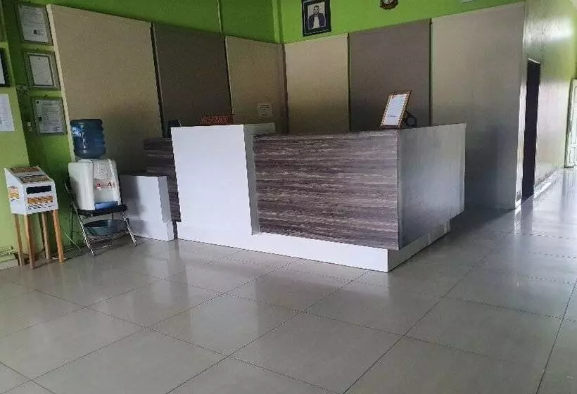 ホテル Oyo 91097  Atika