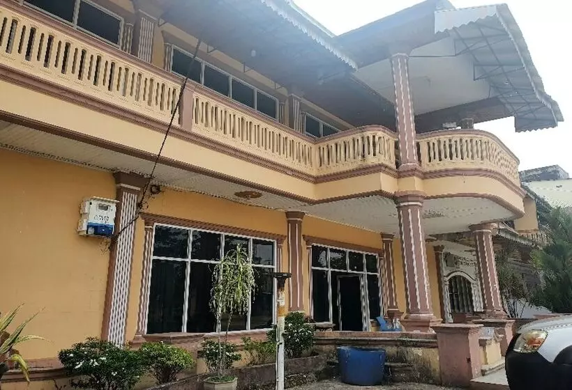 ホテル Oyo 91097  Atika