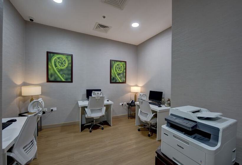 酒店 Royal Regency Suites Marina