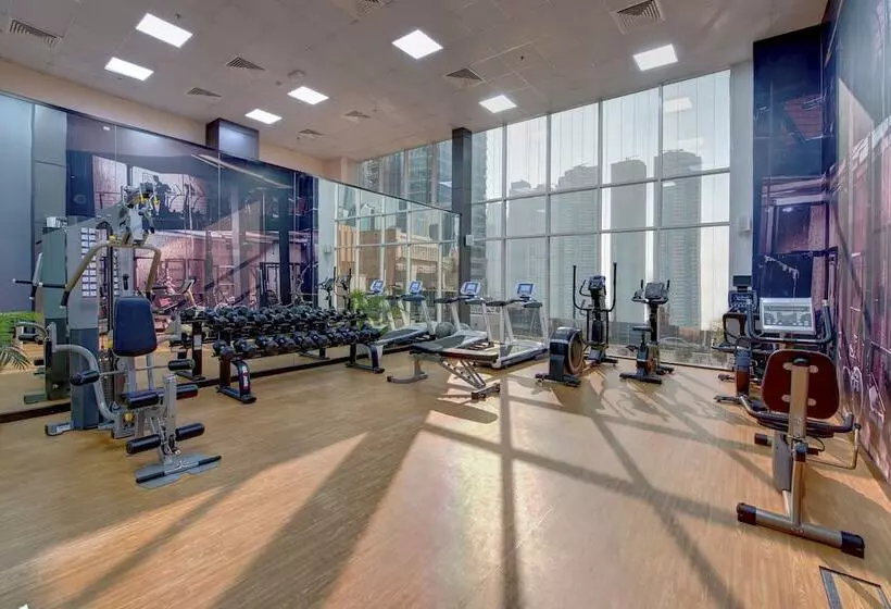 هتل Royal Regency Suites Marina