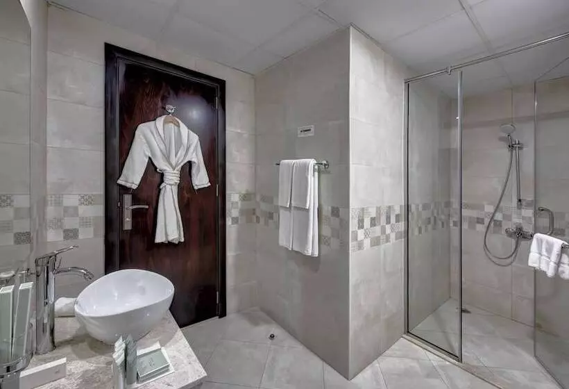 هتل Royal Regency Suites Marina