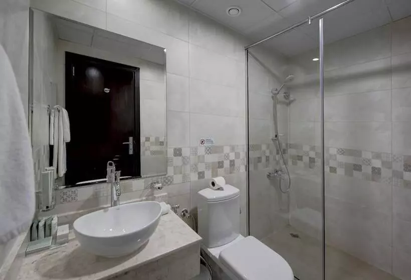 هتل Royal Regency Suites Marina