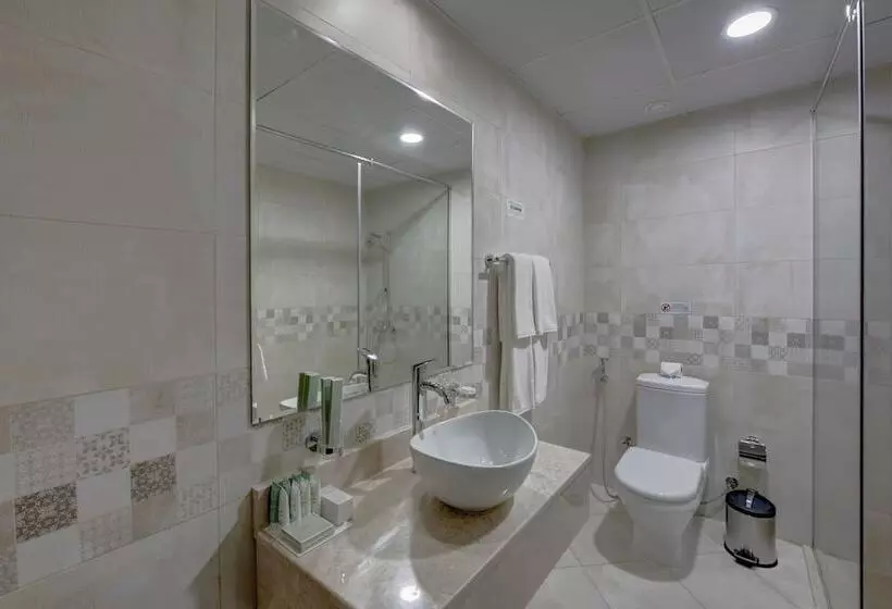 هتل Royal Regency Suites Marina