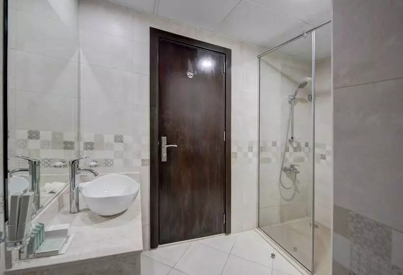 هتل Royal Regency Suites Marina