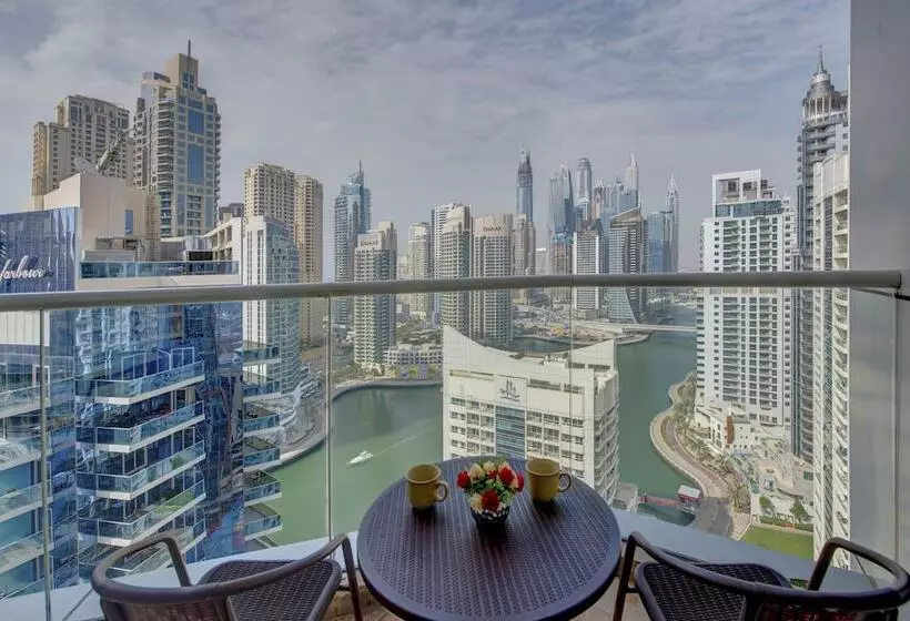 هتل Royal Regency Suites Marina
