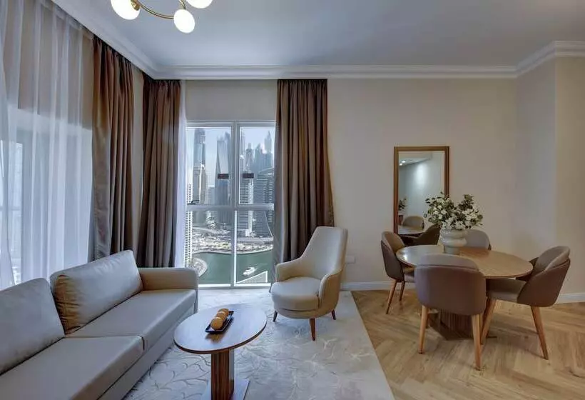 هتل Royal Regency Suites Marina