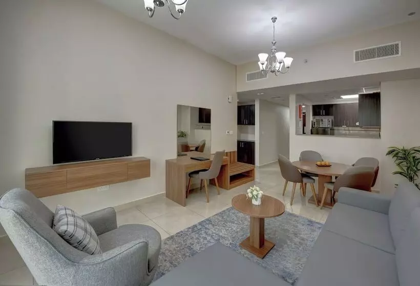 هتل Royal Regency Suites Marina