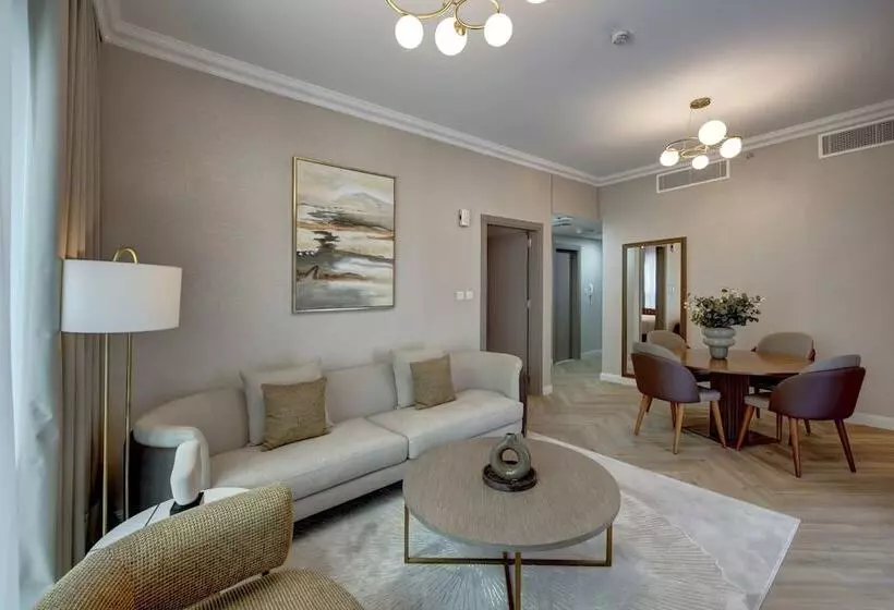 هتل Royal Regency Suites Marina