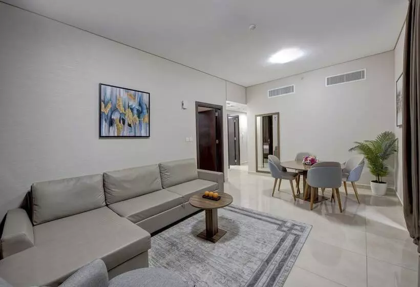 هتل Royal Regency Suites Marina