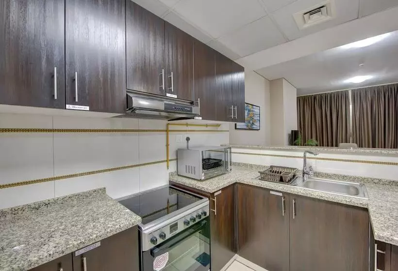 هتل Royal Regency Suites Marina