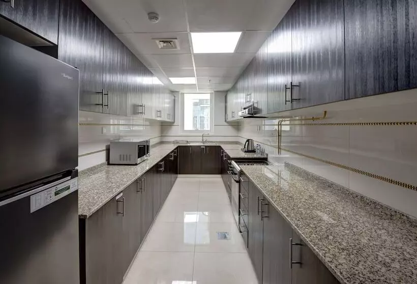 هتل Royal Regency Suites Marina