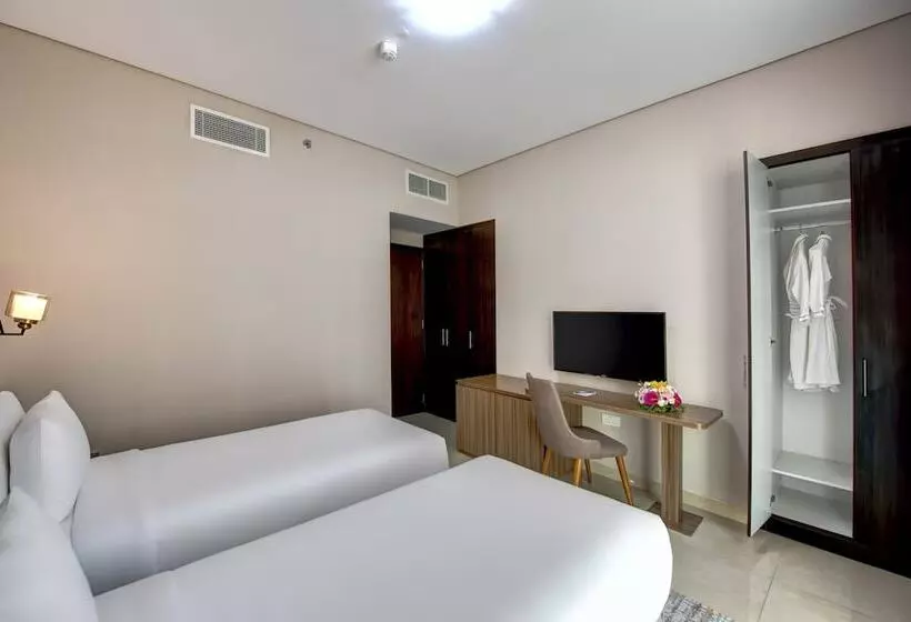 هتل Royal Regency Suites Marina