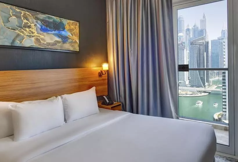 هتل Royal Regency Suites Marina