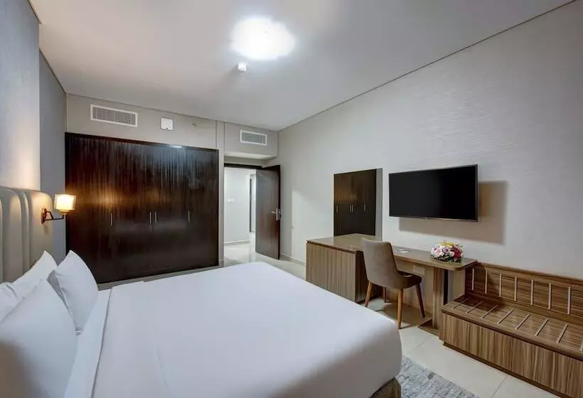 هتل Royal Regency Suites Marina