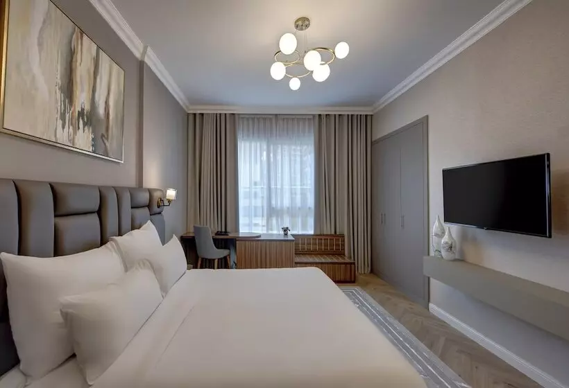 هتل Royal Regency Suites Marina