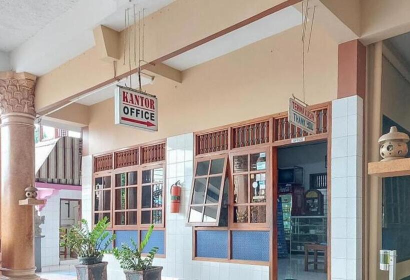 호텔 Shinta 1 Near Stasiun Kertosono Mitra Reddoorz