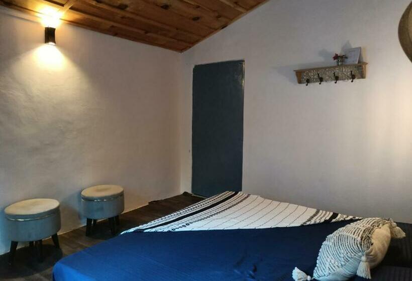 هاستل Sugo By The Fullmoon Cafe