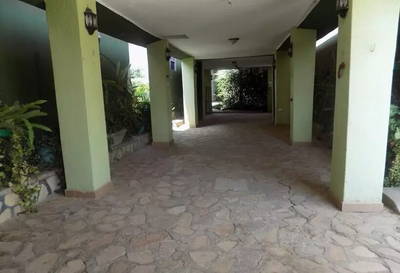 هتل Cielo Country Inn